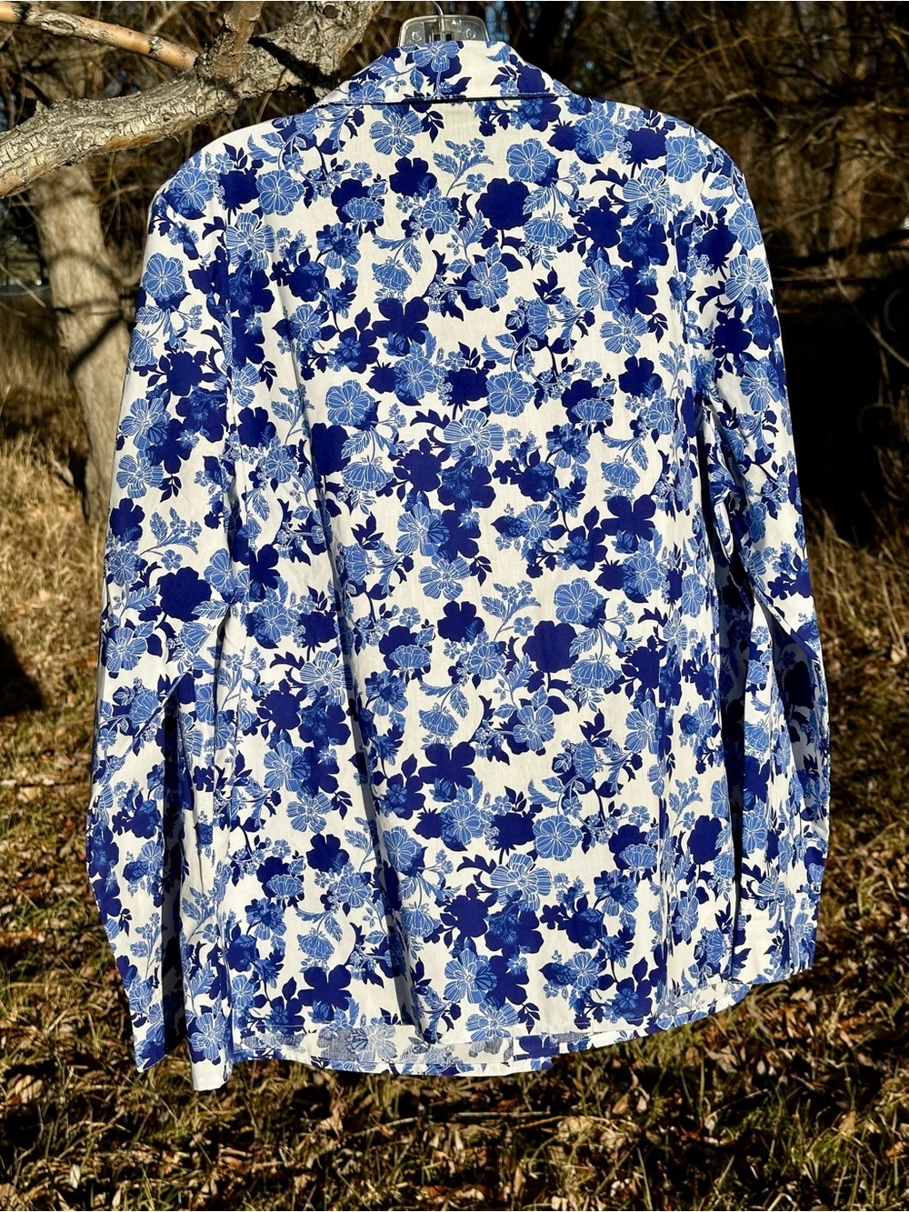 Woman Within Floral Button Shirt Size M 14 / 16 Lovely Blue & White Long Sleeves - Picture 2 of 12